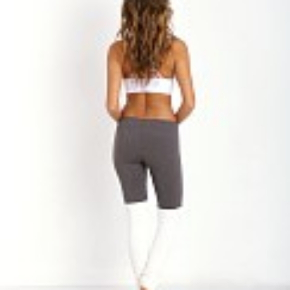 Alo Yoga Goddess Leggings in gray and cream (very long- tall). Sz L - Picture 5 of 5